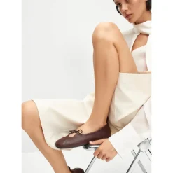 Brun læder balletflader med unikke detaljer