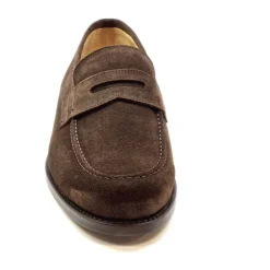 Brun Ruskind Mokkasin med Klassiske Detaljer