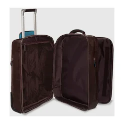 Cabin suitcase with garment sleeve