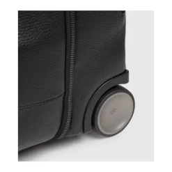 Cabin suitcase with garment sleeve