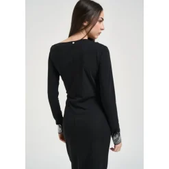 Elegant Kjole med Ædelsten