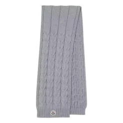 Grå dekorativt strikket tørklæde