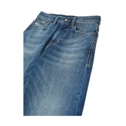 Højtaljede jeans med vide ben