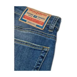 Højtaljede jeans med vide ben
