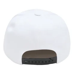 Hvid kasket med skygge