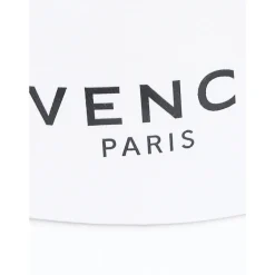 Hvid kasket med skygge