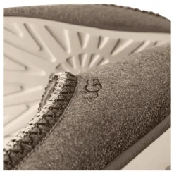 M Tasman Shaggy Sued