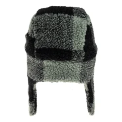 Pels hat med øreklapper