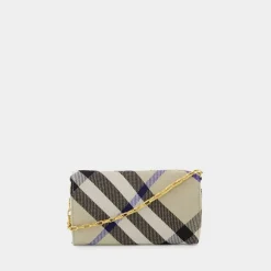 Rocking Horse Wallet On Chain