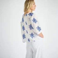 Skjorte med broderede blomster