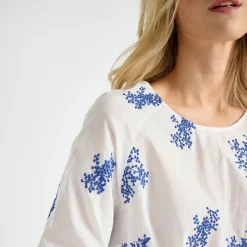 Skjorte med broderede blomster