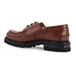 Snøresko med logo detalje