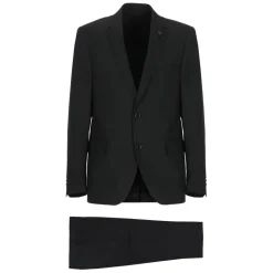 Sort ulddragt med ikonisk nål