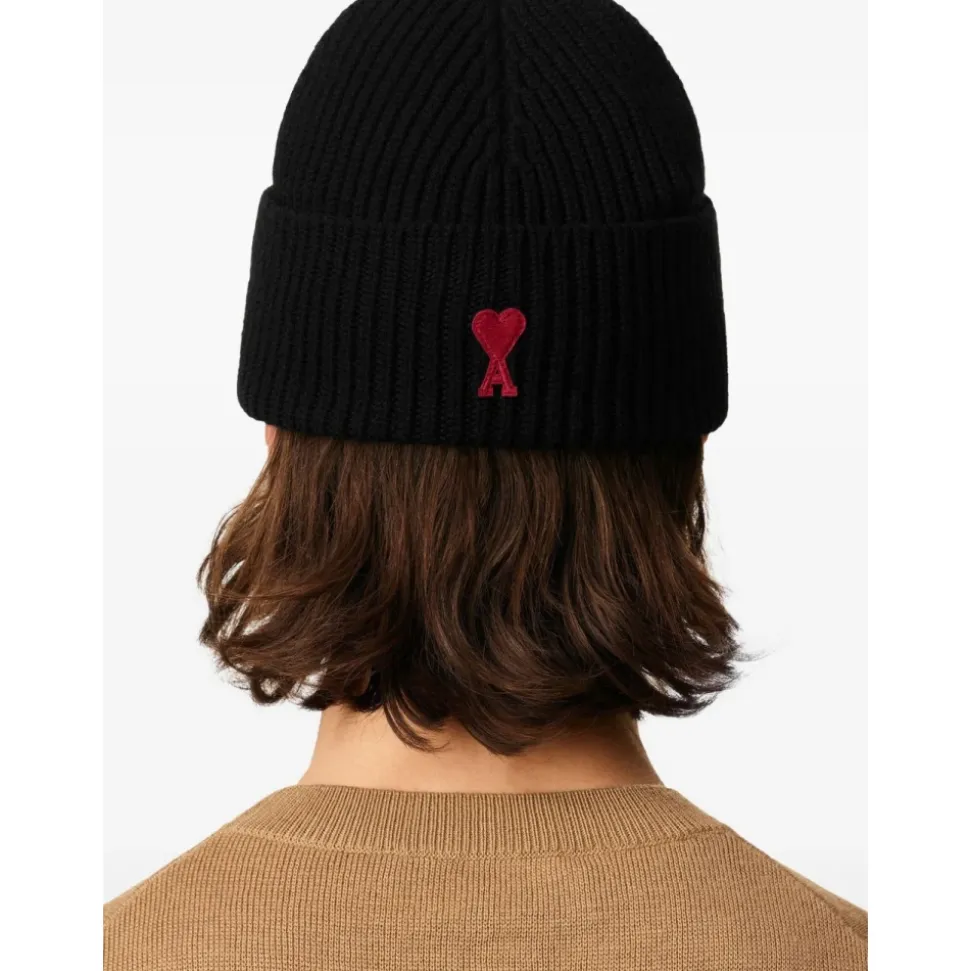 Sort Uldstrik Hue med Hjerte Motiv