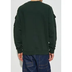 Sweatshirts & Hoodies