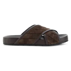 Tarik Sandal