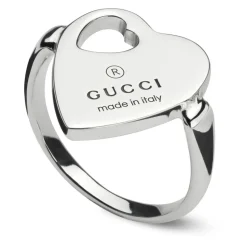 Varemærke Ring i sterlingsølv med hjertemotiv