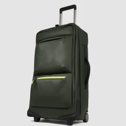 Water resistant duffle bag with wheels